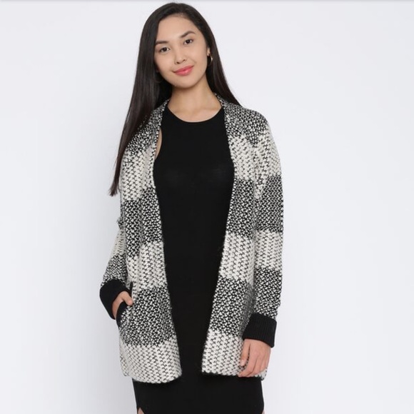 Forever 21 cardigan chunky knitted black and off white with pockets - Picture 1 of 6